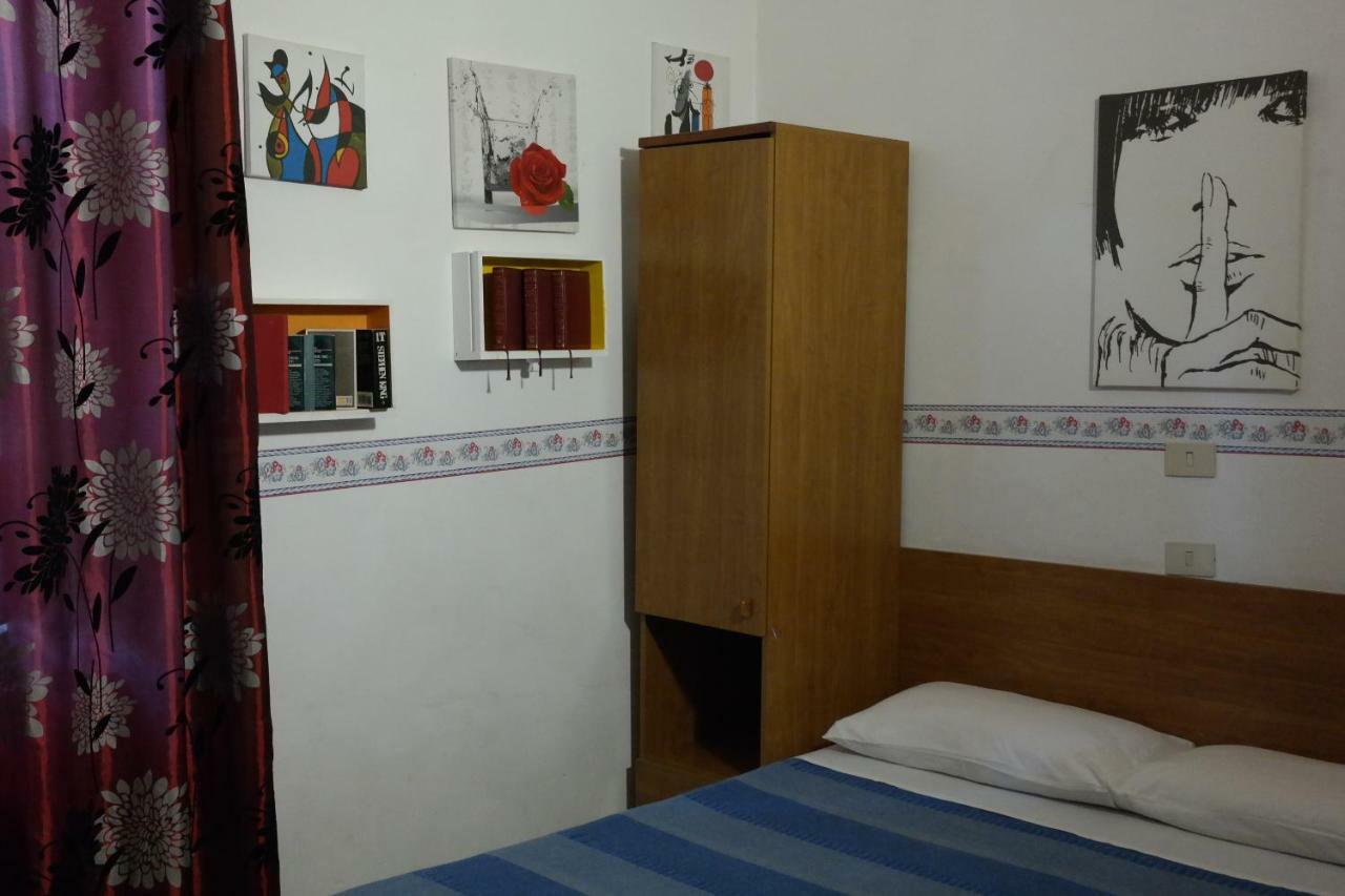 Hotel Houston Livorno - Struttura Esclusivamente Turistica - Not For Business Or Workers Exterior foto