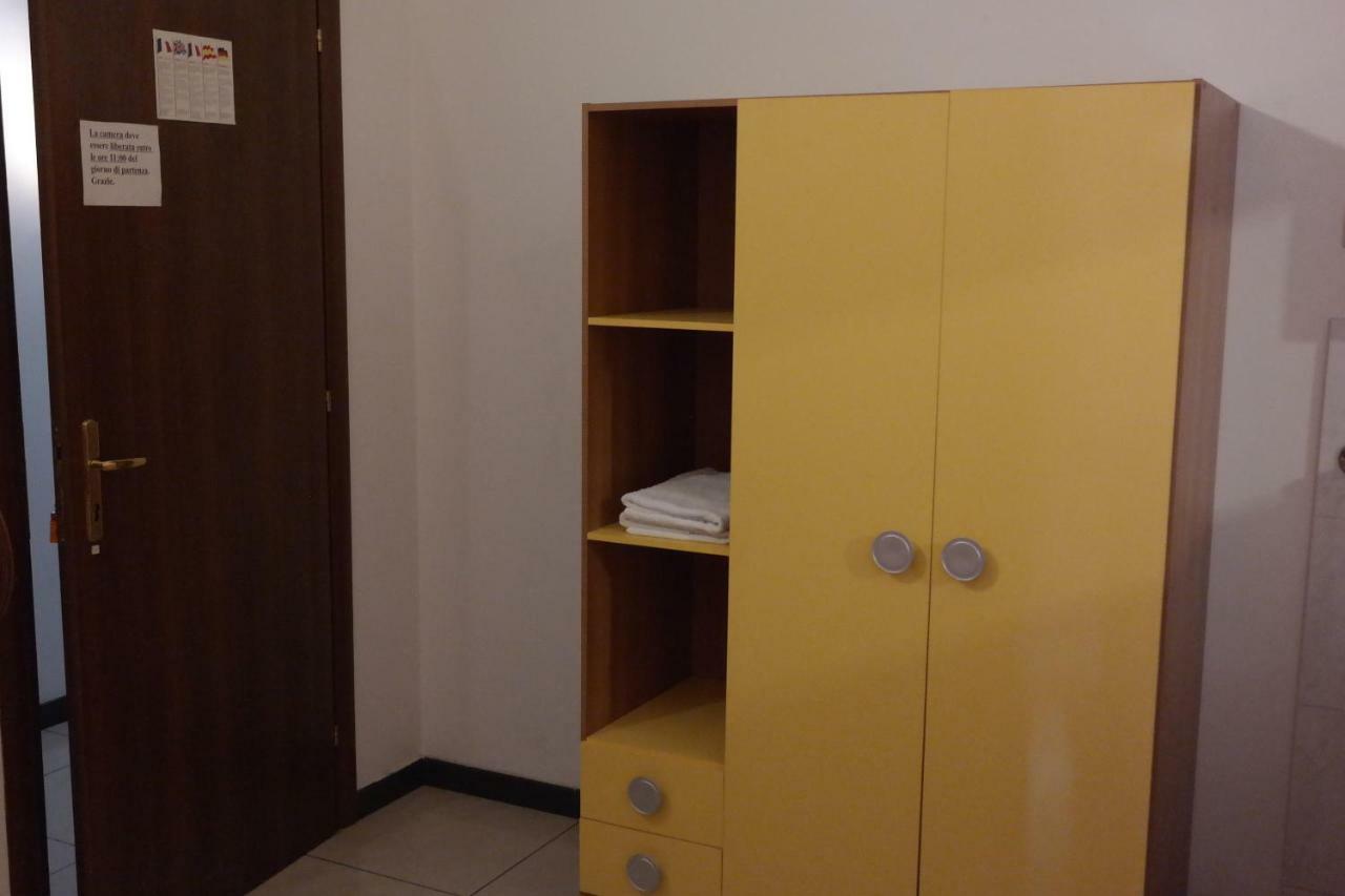 Hotel Houston Livorno - Struttura Esclusivamente Turistica - Not For Business Or Workers Exterior foto