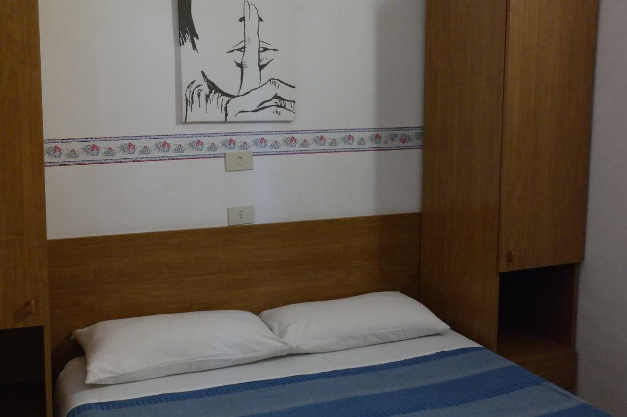 Hotel Houston Livorno - Struttura Esclusivamente Turistica - Not For Business Or Workers Exterior foto