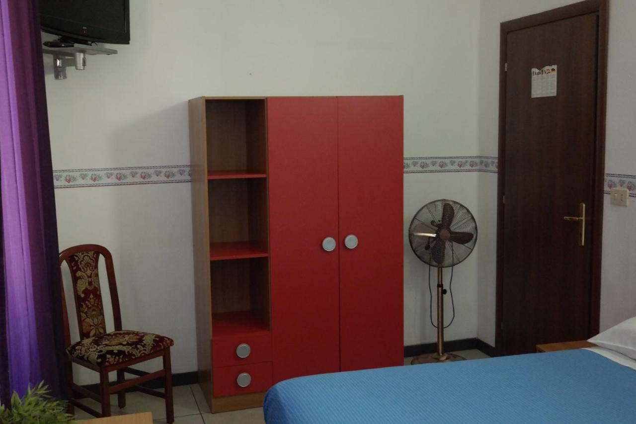 Hotel Houston Livorno - Struttura Esclusivamente Turistica - Not For Business Or Workers Exterior foto